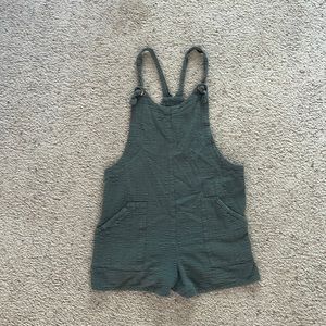 Girls green romper. Size: L (10-12). Brand: Art Class.